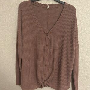 Women’s maroon long sleeve waffle knit top size M/L.